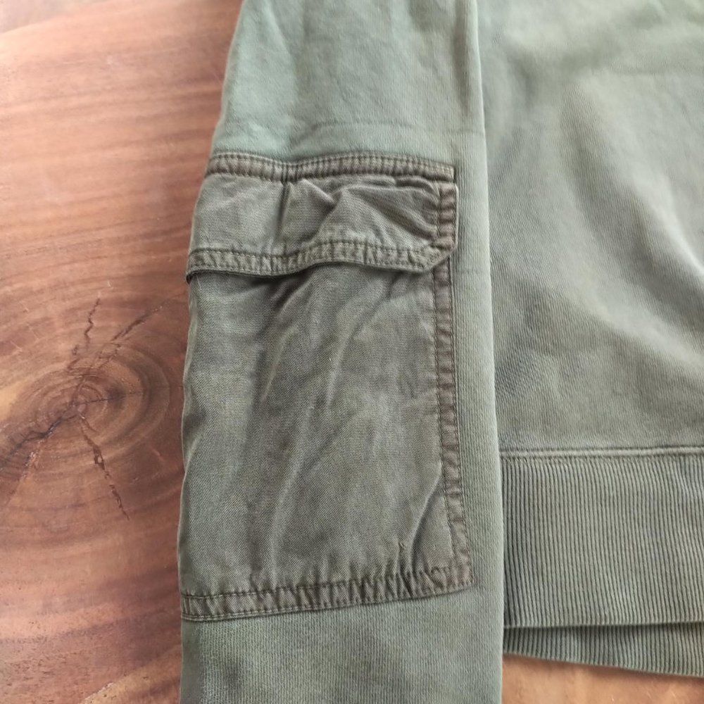 Fabletics Crew Neck Pullover - Picture 4 of 7